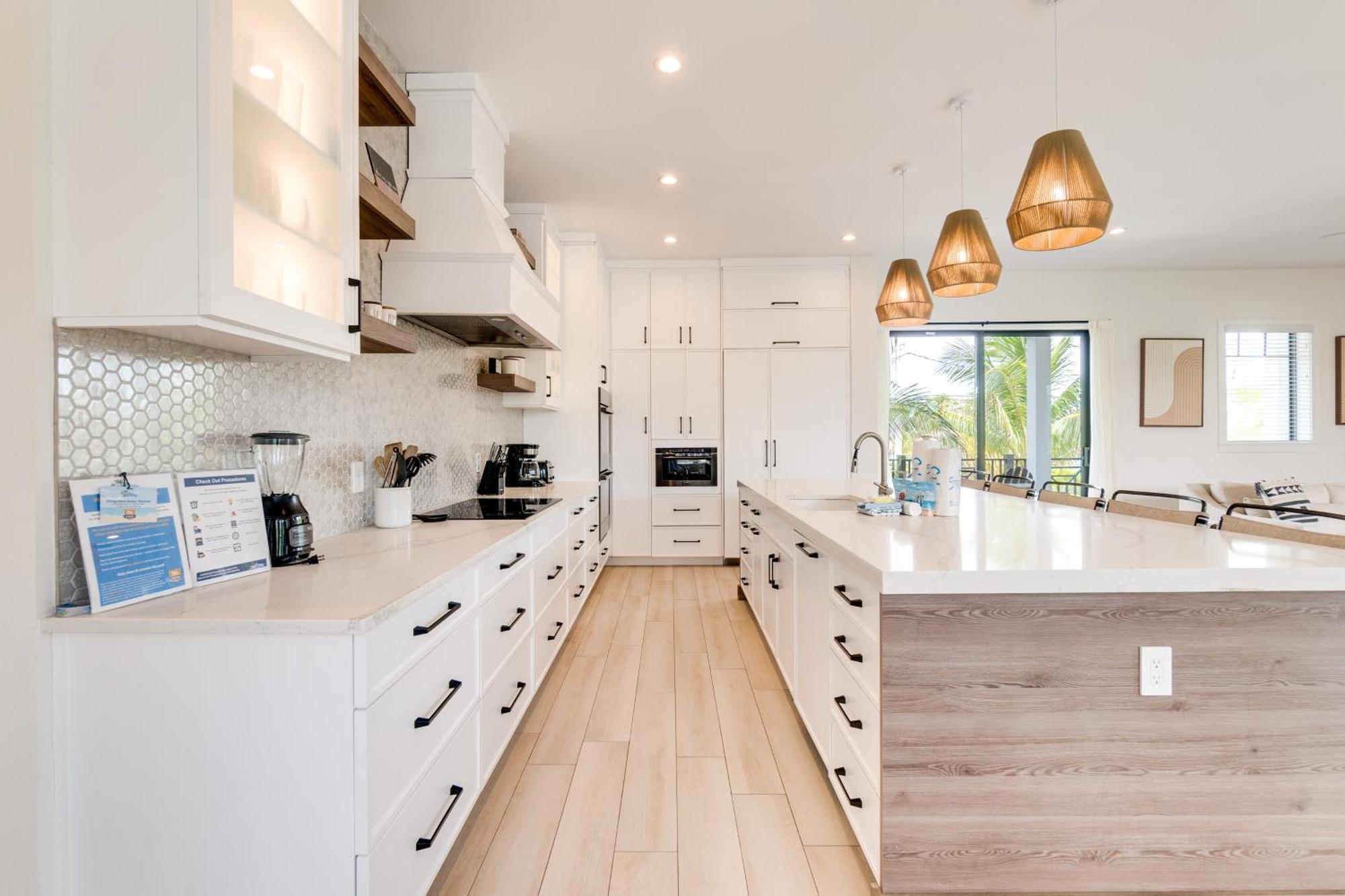 Swanky Bubbles, 9 Beds, 11 Bathrooms, Pet-Friendly With A Rooftop Deck And Steps Away To The Beach! Holmes Beach Exterior photo