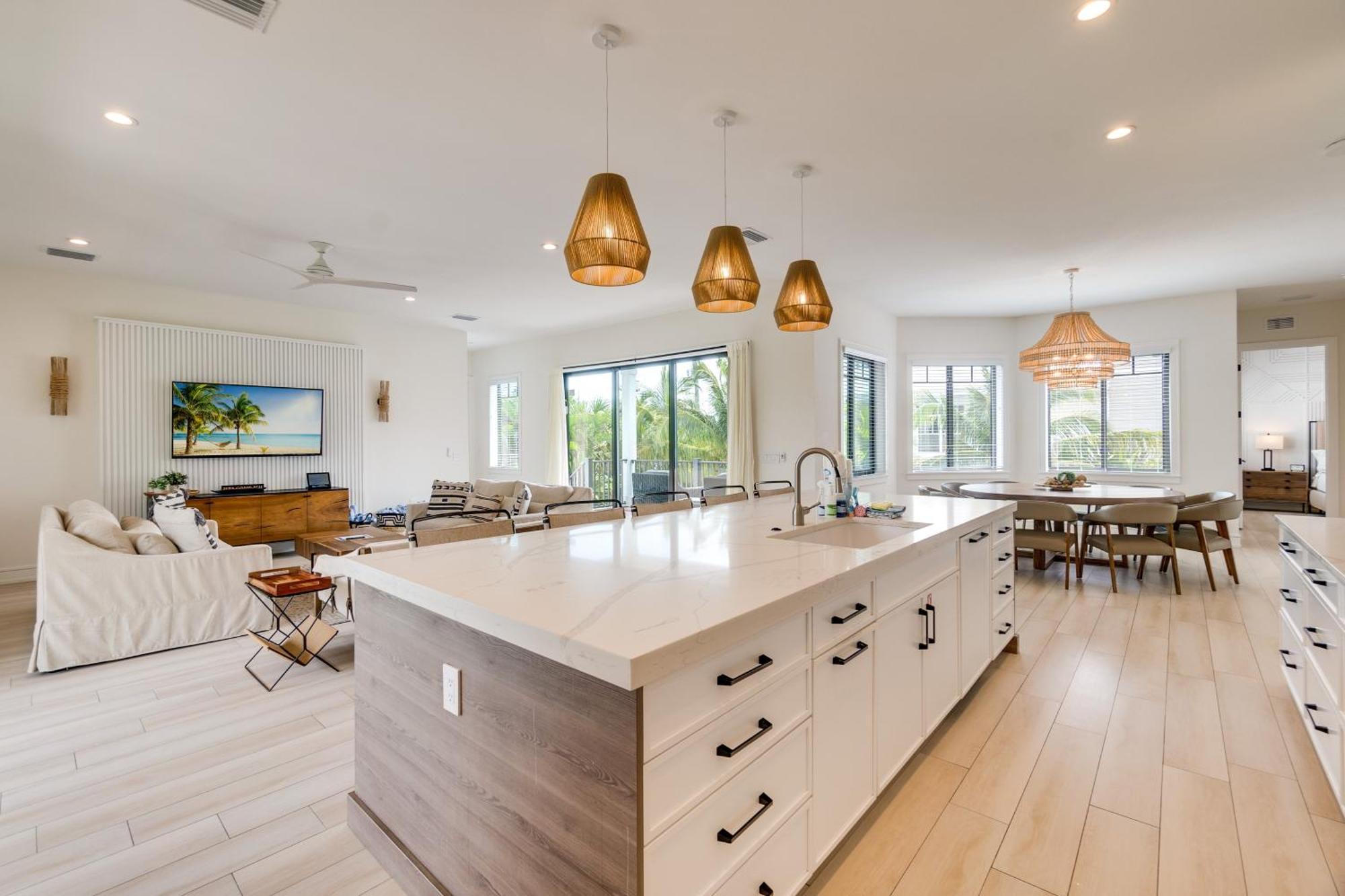 Swanky Bubbles, 9 Beds, 11 Bathrooms, Pet-Friendly With A Rooftop Deck And Steps Away To The Beach! Holmes Beach Exterior photo